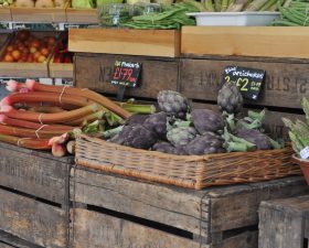 Seasonal and local guide: fruit and vegetables