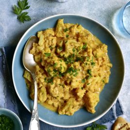 CAULIFLOWER AND COURGETTE CURRY